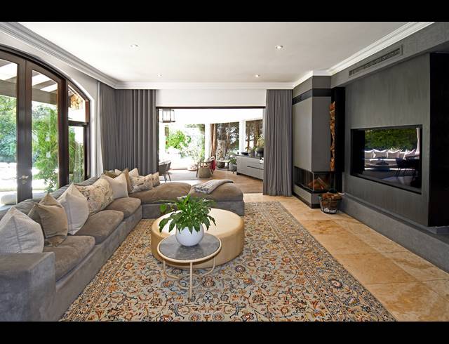 4 BEDROOM HOUSE FOR SALE IN HOUGHTON ESTATE